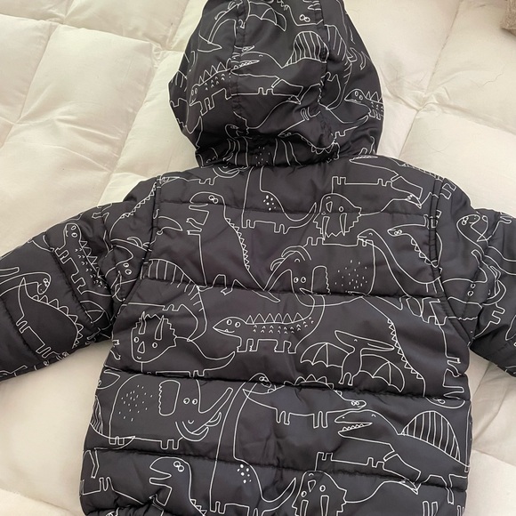 Carter’s baby boys size 12 month winter coat. Excellent condition. - Picture 5 of 5